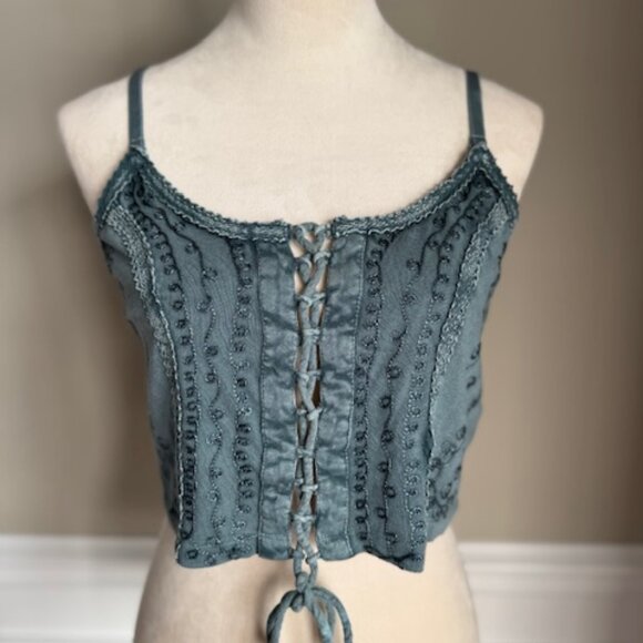 NWT Urban Outfitters Melody Embroidered Lace-Up Cami Size M - Picture 2 of 10